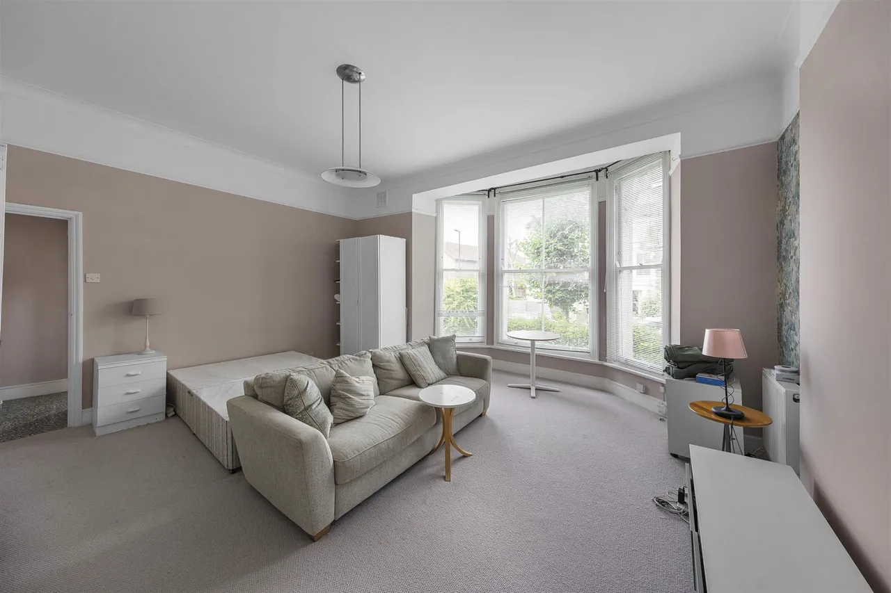 flat to rent, To LetPark Hall Road, West Dulwich