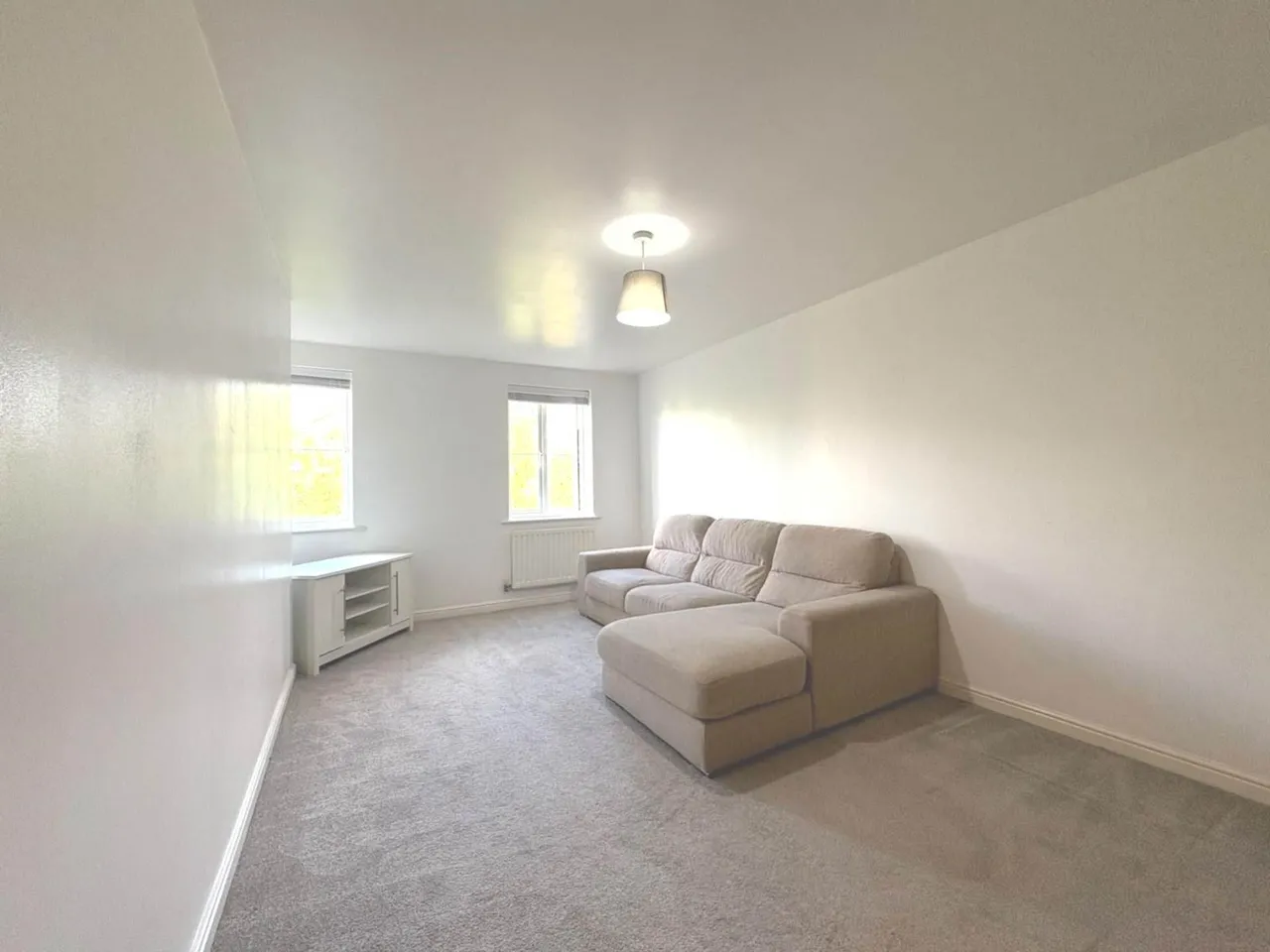 Barnshaw House, Aylesbury, HP21 8FH, photo 2