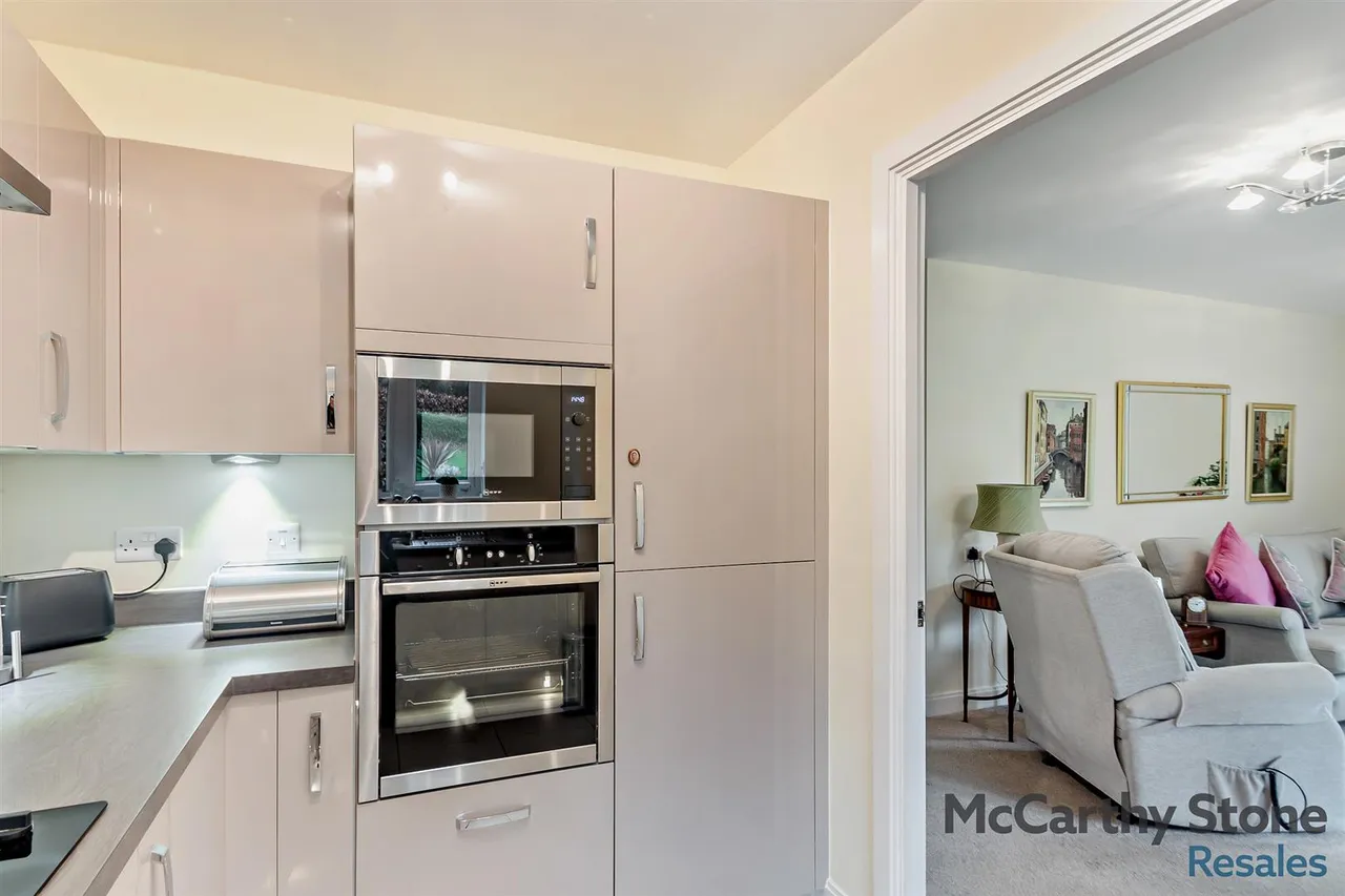 Railway Road, Ilkley, LS29, photo 14