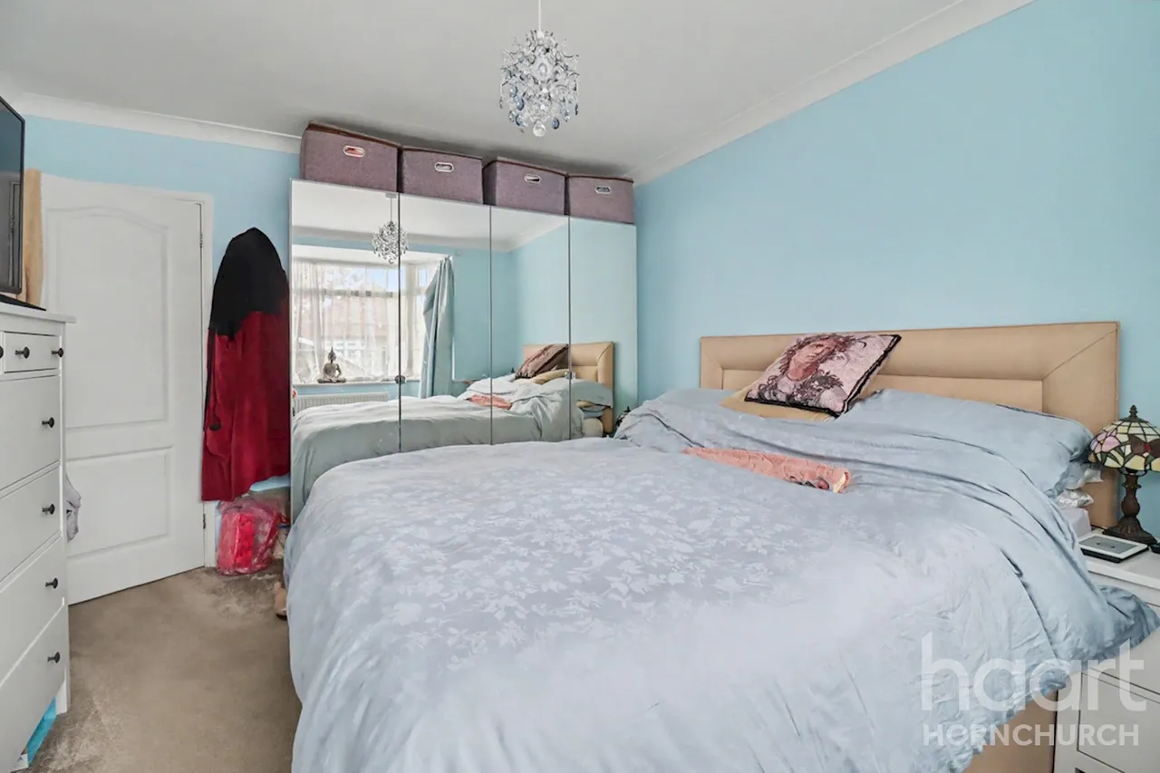 Rainham, RM13, photo 7