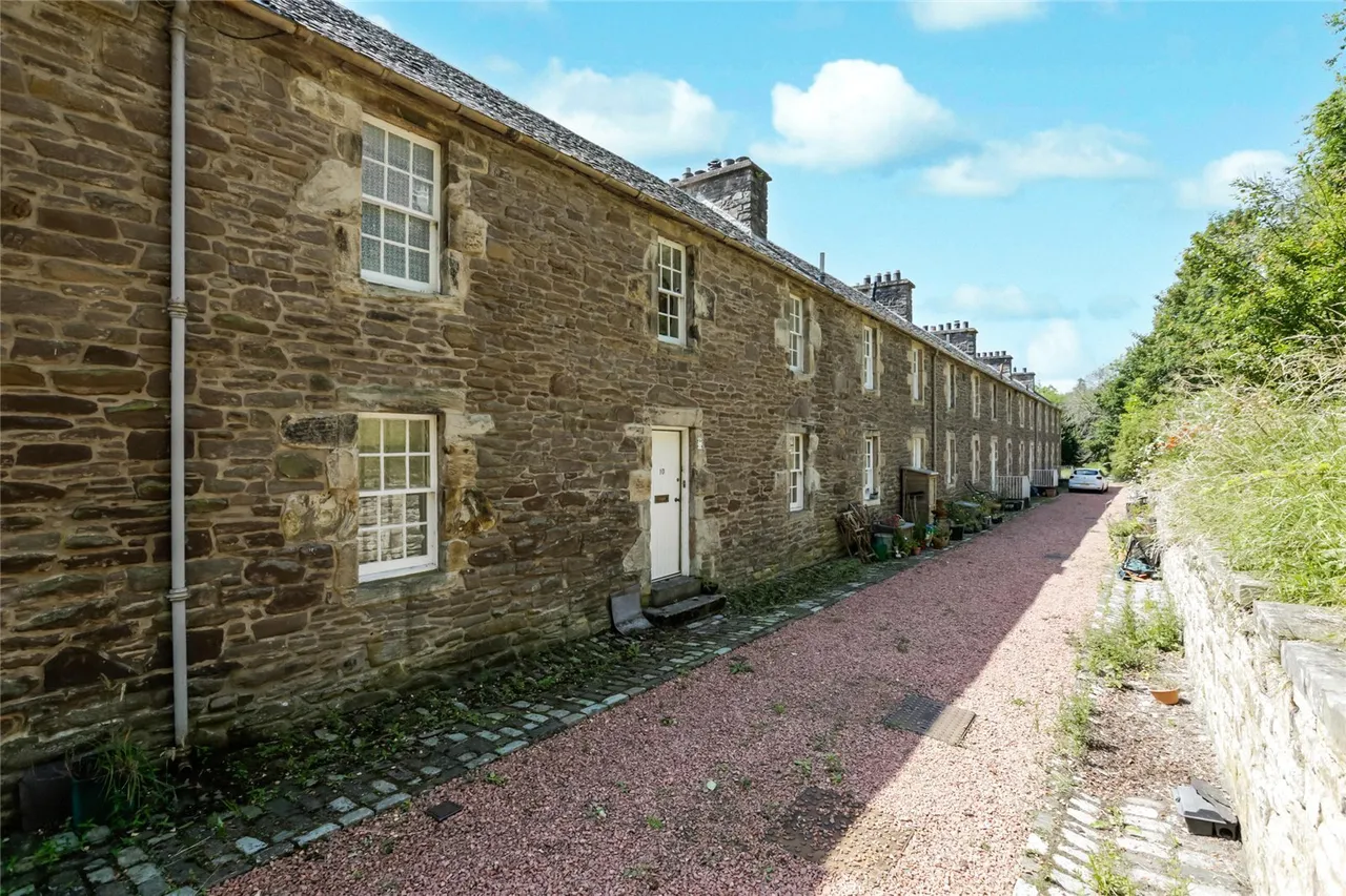 Long Row, Lanark, ML11, photo 21