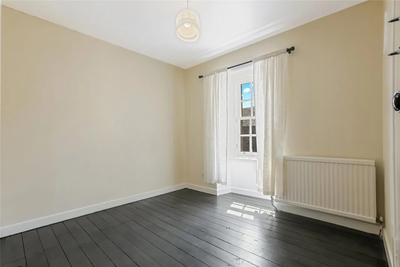 Long Row, Lanark, ML11, photo 12
