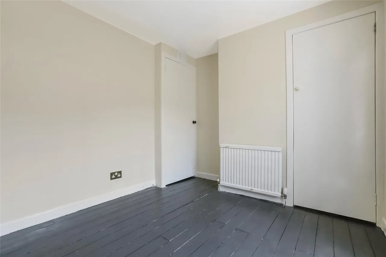 Long Row, Lanark, ML11, photo 14
