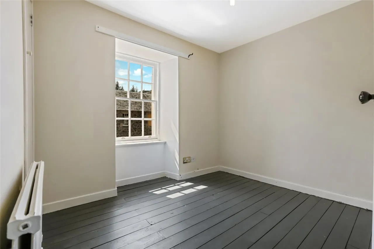 Long Row, Lanark, ML11, photo 13