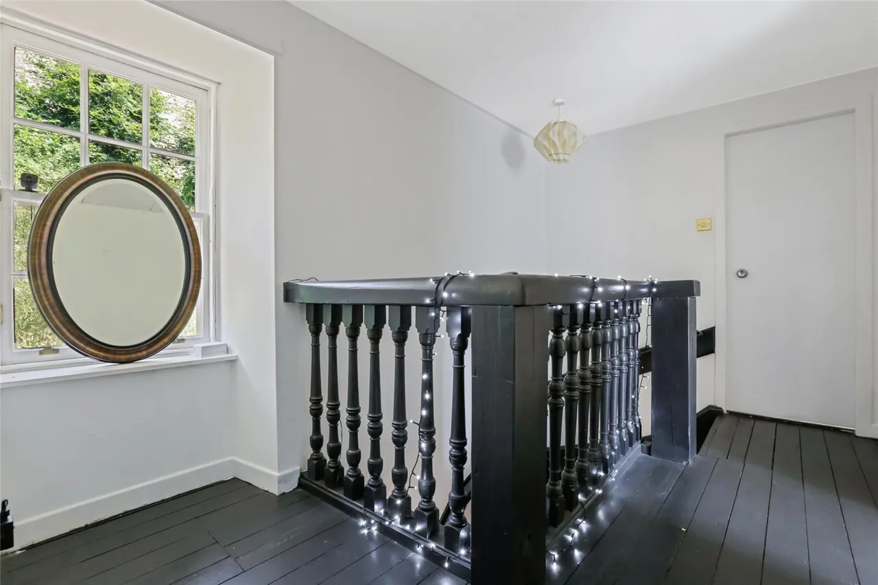 Long Row, Lanark, ML11, photo 8