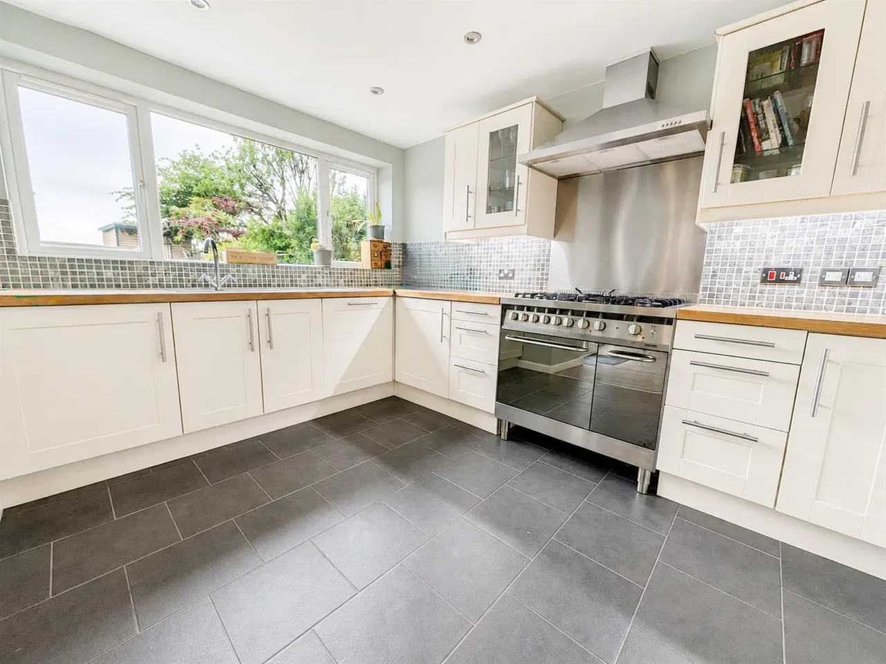 Lewes Road, Ridgewood, Uckfield, TN22 5SN, photo 8