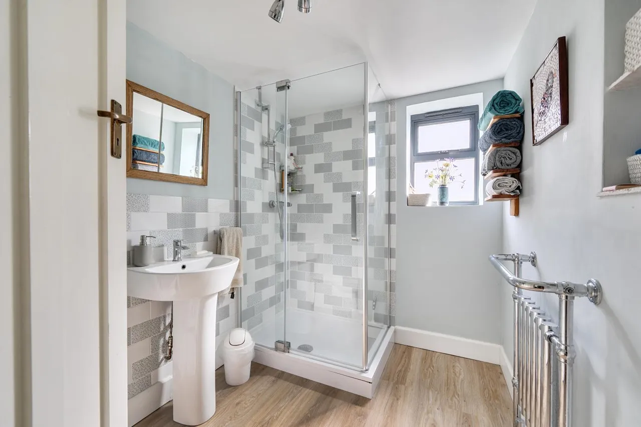 Howard Road, BH8, photo 12