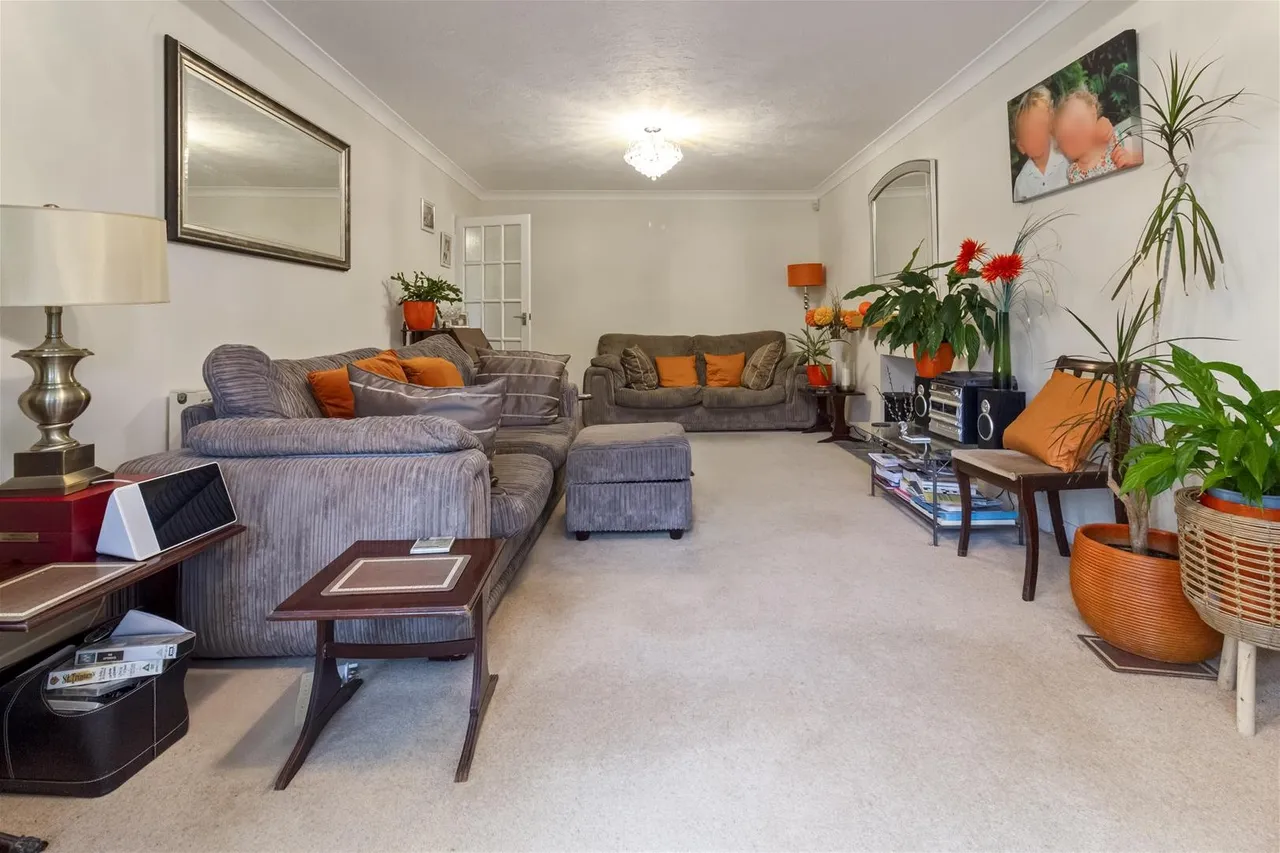 Cowdray Close, Goring-By-Sea, photo 5