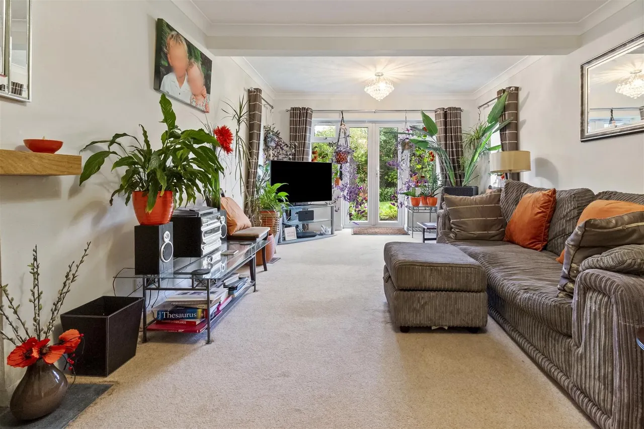 Cowdray Close, Goring-By-Sea, photo 2