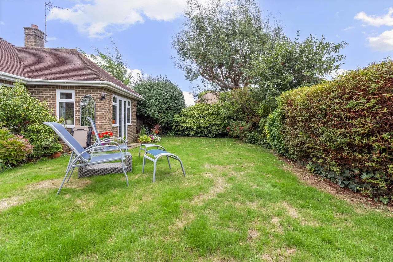 Cowdray Close, Goring-By-Sea, photo 3