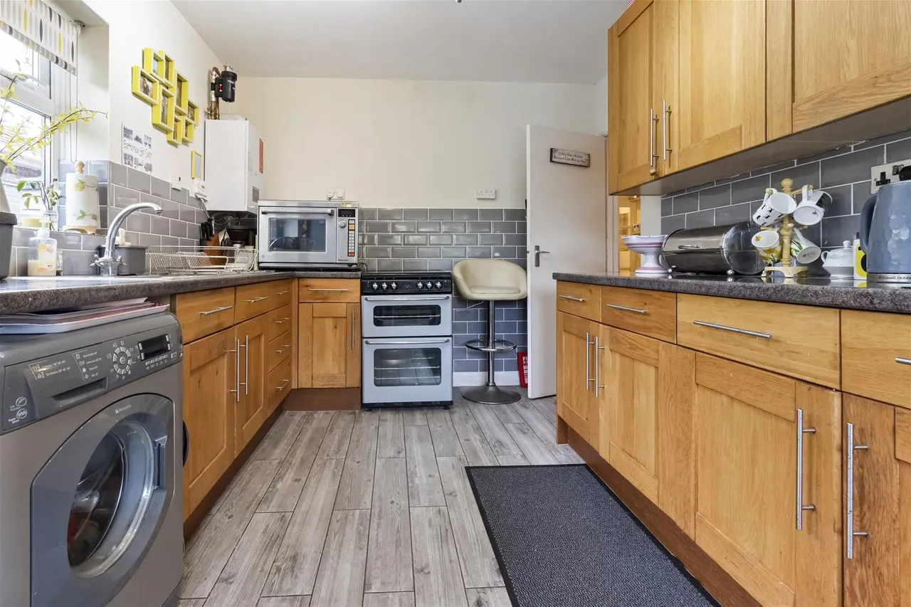 Cowdray Close, Goring-By-Sea, photo 17