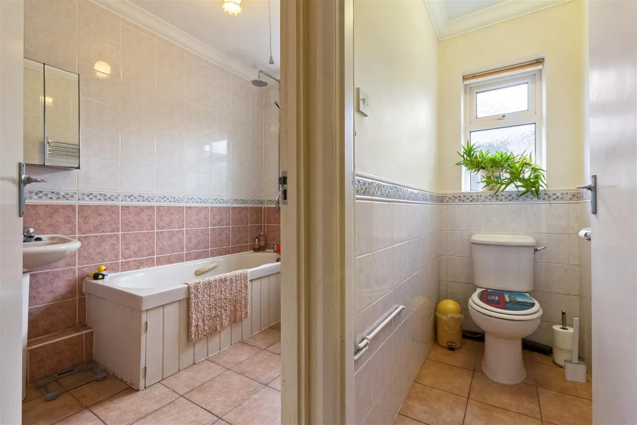 Cowdray Close, Goring-By-Sea, photo 16