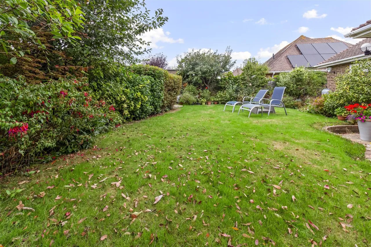 Cowdray Close, Goring-By-Sea, photo 21