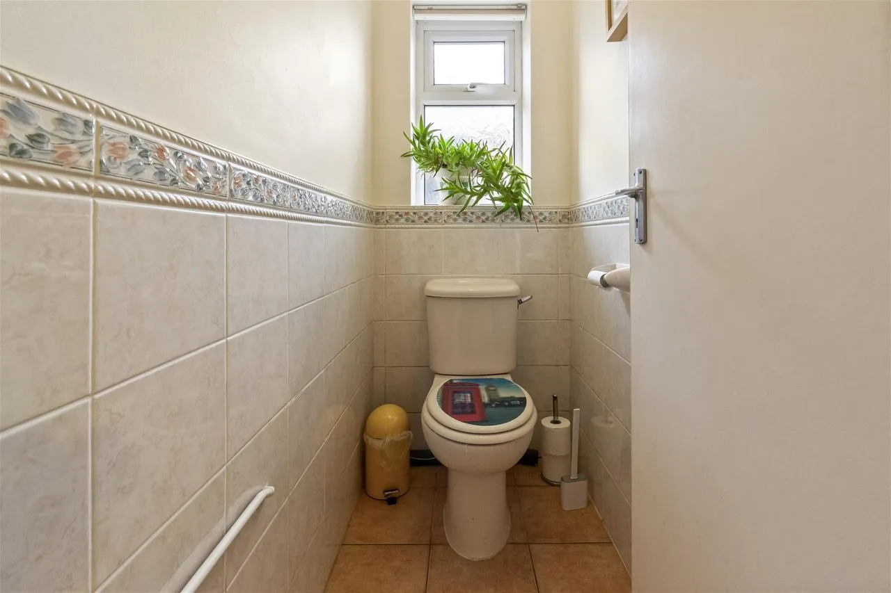 Cowdray Close, Goring-By-Sea, photo 15