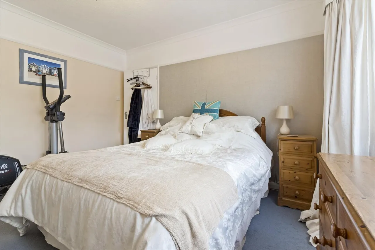 Cowdray Close, Goring-By-Sea, photo 11