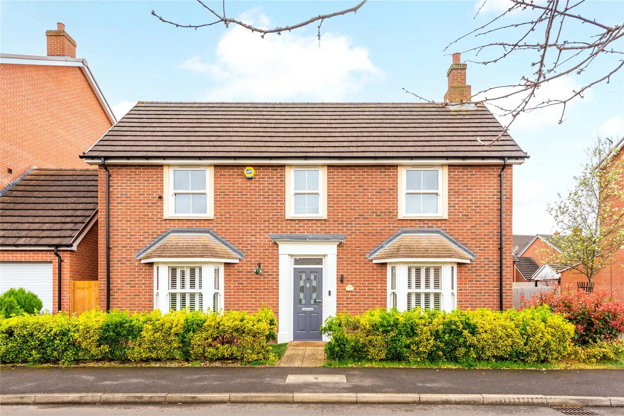 4 bed house for sale, Kiln Drive, Woburn Sands, MK17