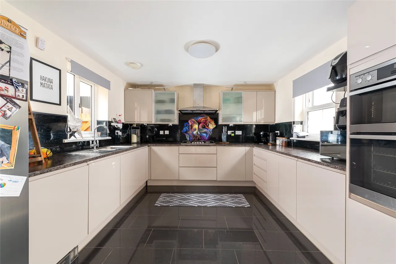 Kiln Drive, Woburn Sands, MK17, photo 6