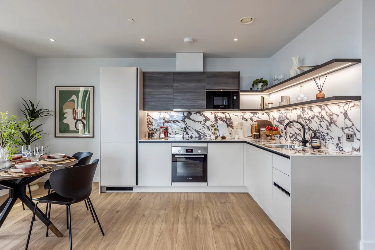 Victoria Road, London, W3, photo 3