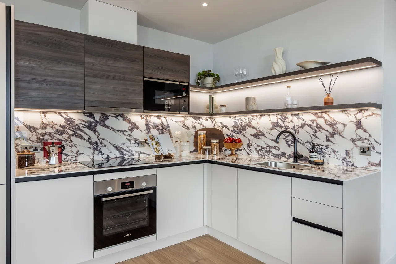 Victoria Road, London, W3, photo 13