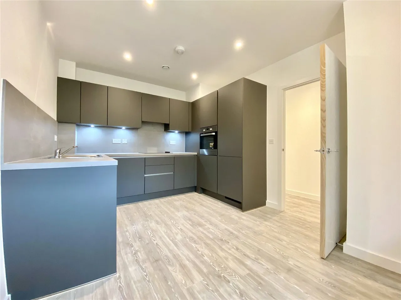 Shipbuilding Way, Upton Park, London, E13, photo 2