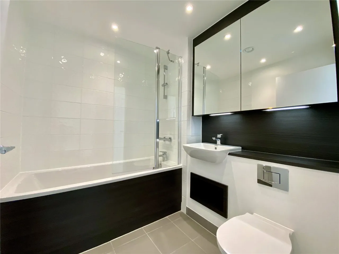 Shipbuilding Way, Upton Park, London, E13, photo 5