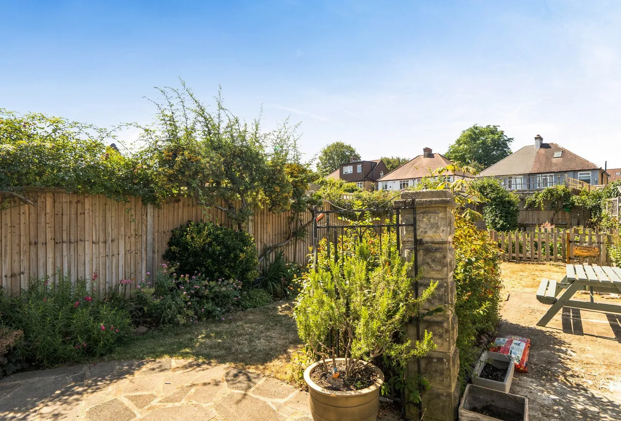 Derek Avenue, Wallington, SM6 7LA, photo 14