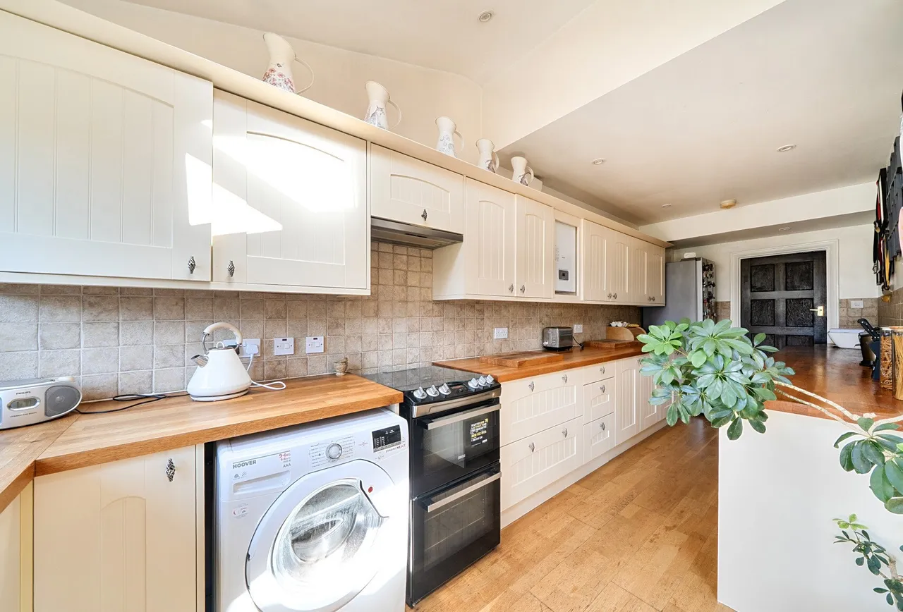 Derek Avenue, Wallington, SM6 7LA, photo 15