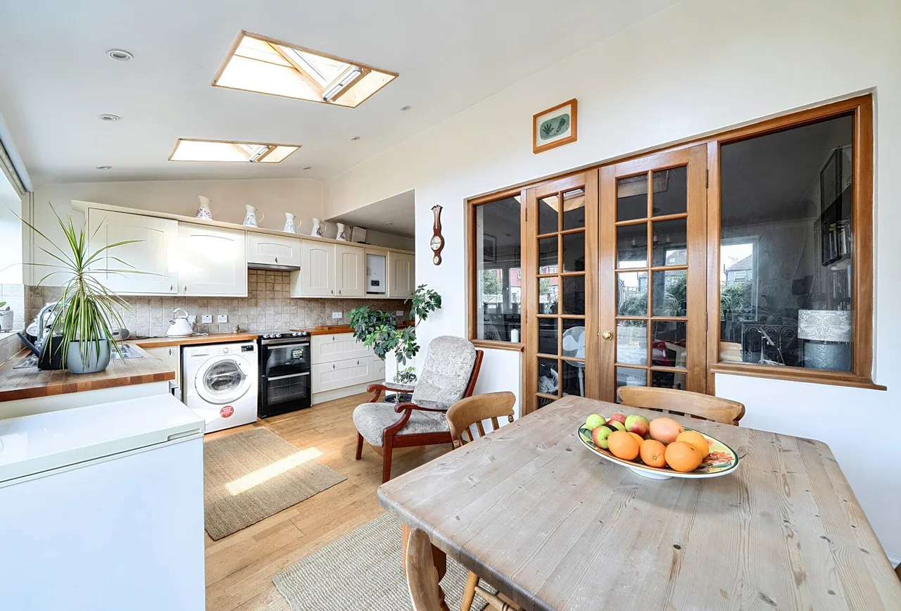 Derek Avenue, Wallington, SM6 7LA, photo 3