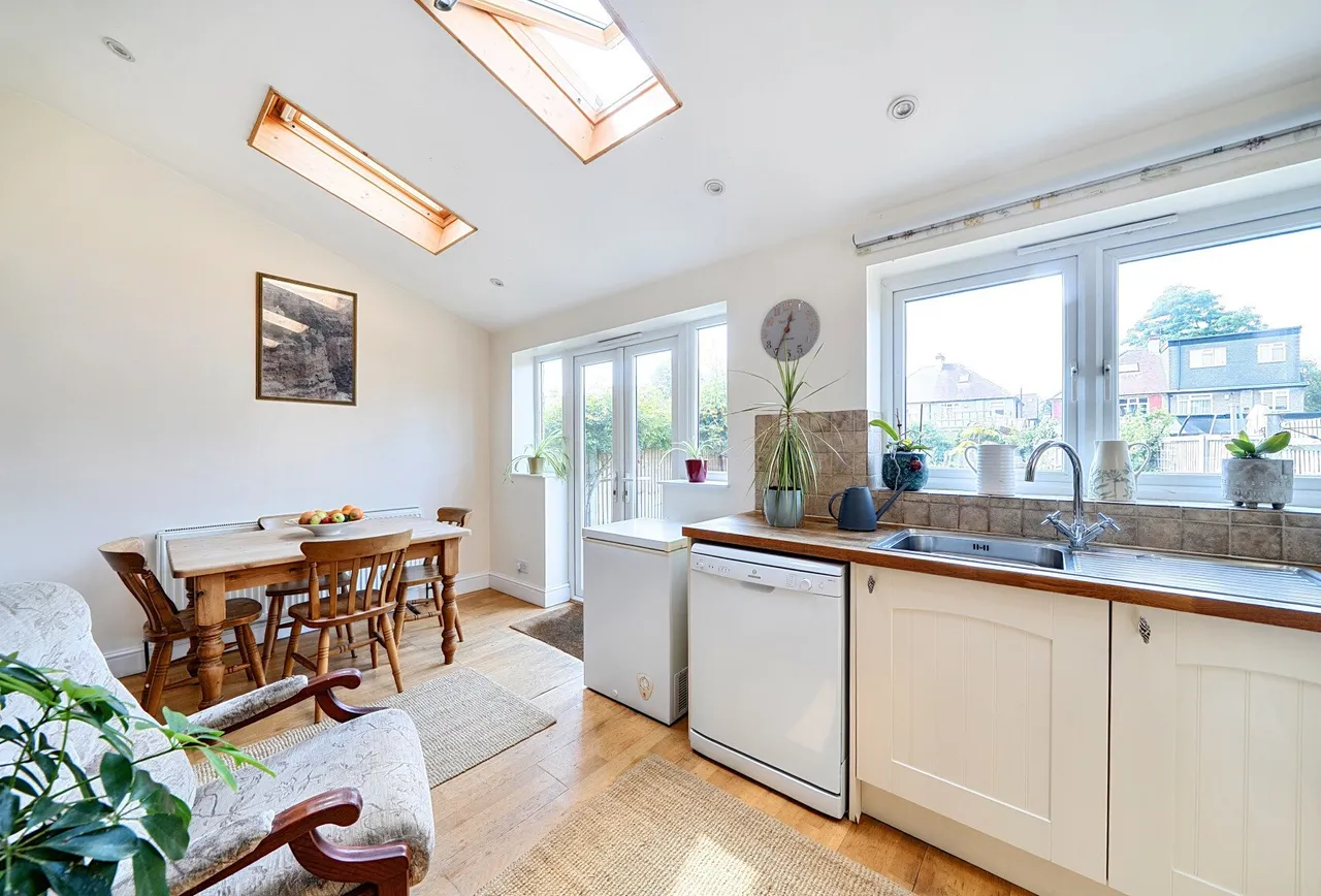 Derek Avenue, Wallington, SM6 7LA, photo 16