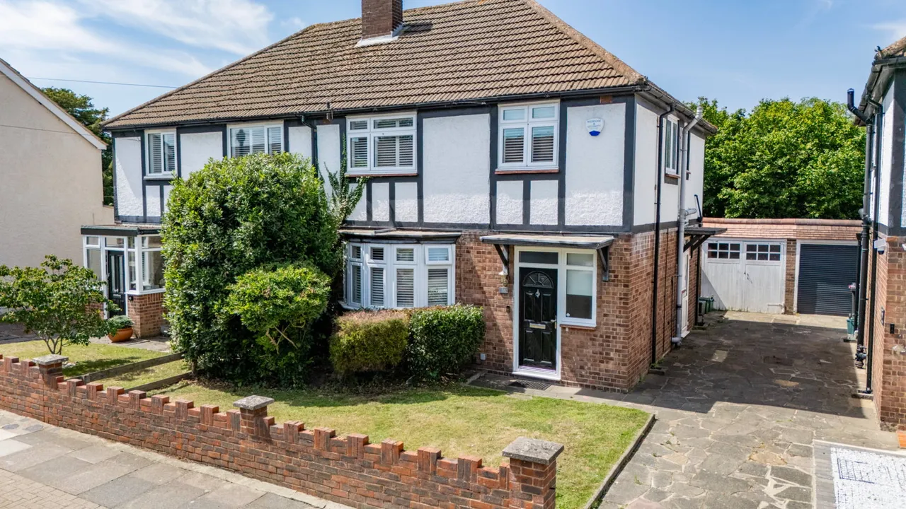 3 bed property for sale, Princes Plain, Bromley, BR2