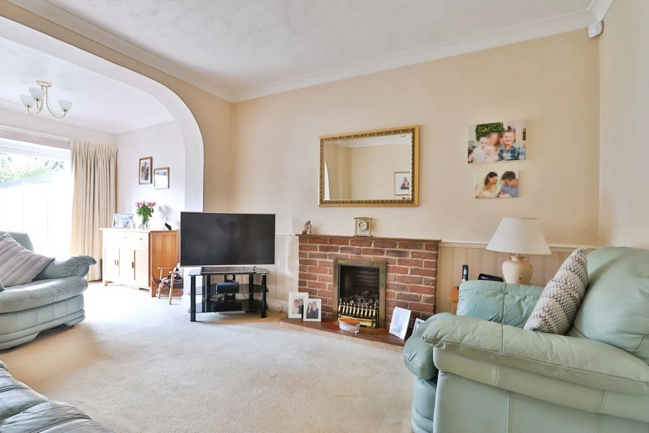 Broughton Avenue, Northbourne, BH10, photo 4