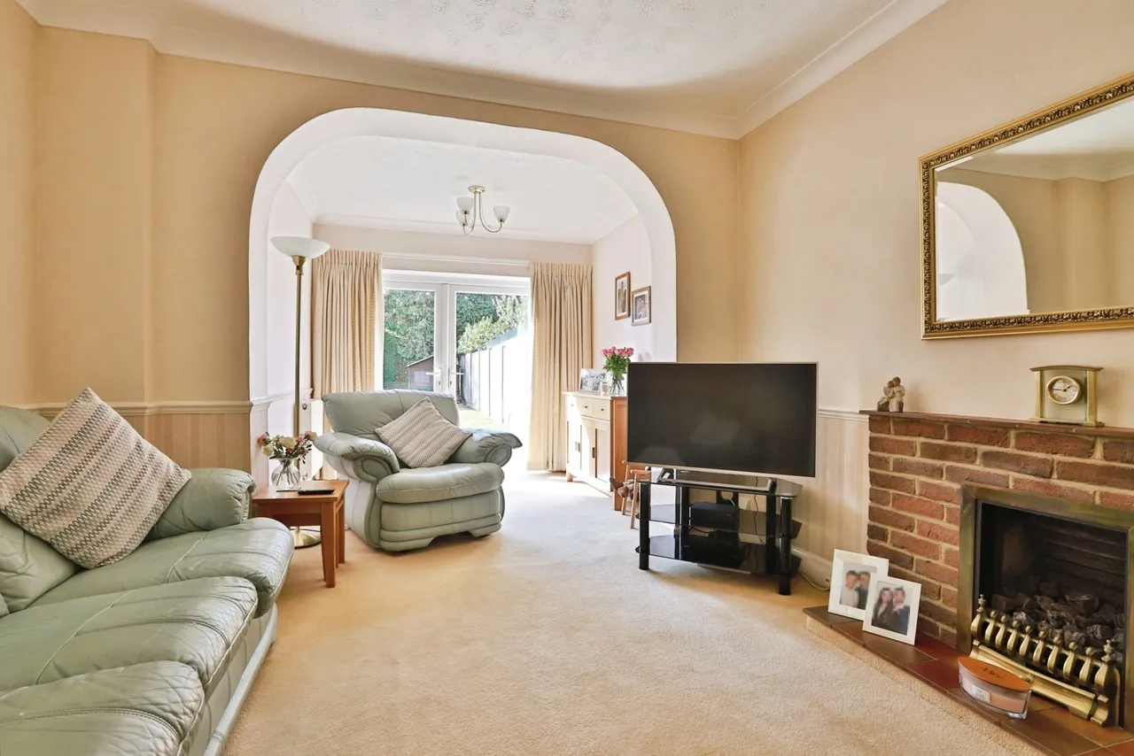Broughton Avenue, Northbourne, BH10, photo 3