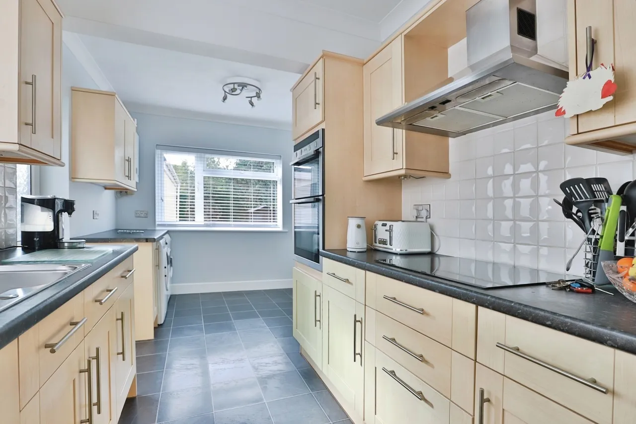 Broughton Avenue, Northbourne, BH10, photo 5