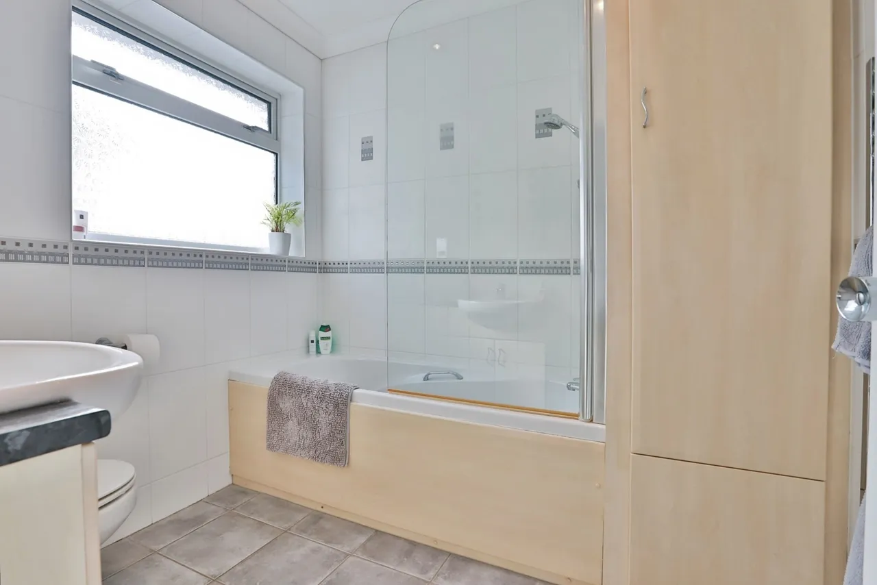 Broughton Avenue, Northbourne, BH10, photo 16