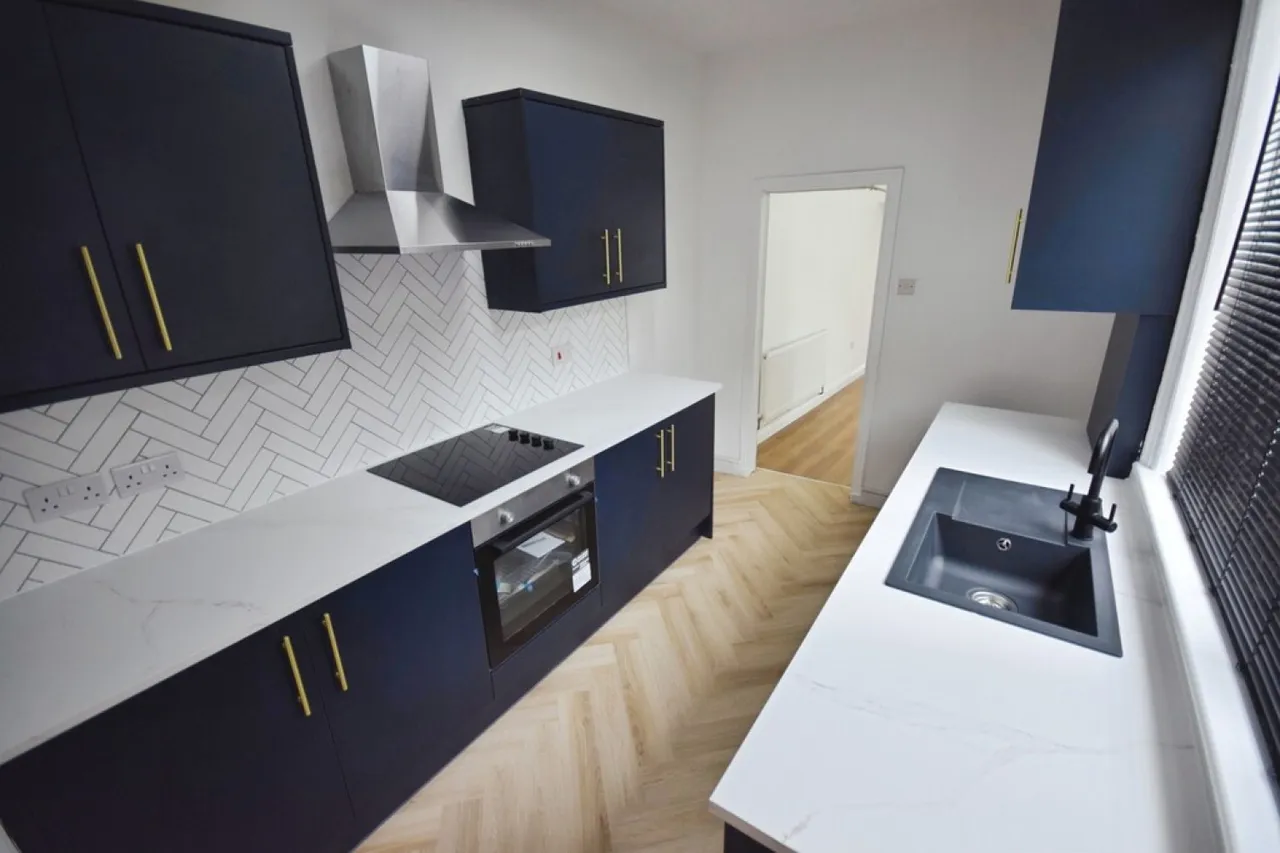3 bed house to rent — Hanley Road, Hanley