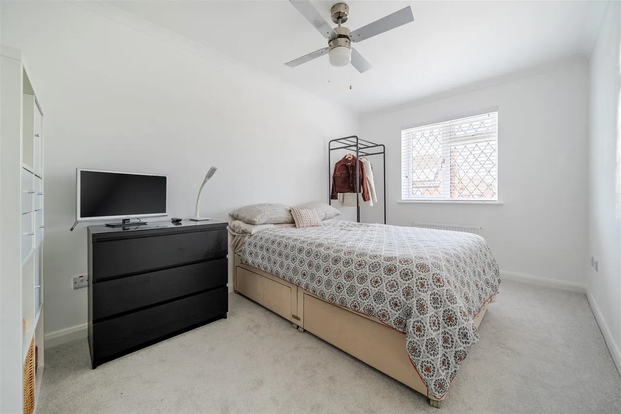 Gray Close, Warsash, photo 13