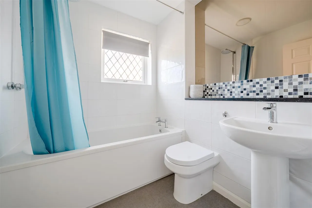 Gray Close, Warsash, photo 12