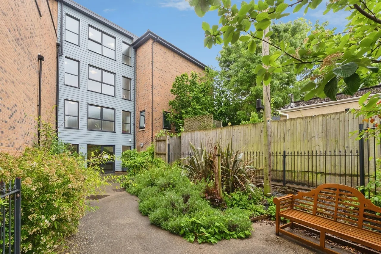 2 bed flat for sale — Station Avenue, Channons Hill, Bristol, BS16