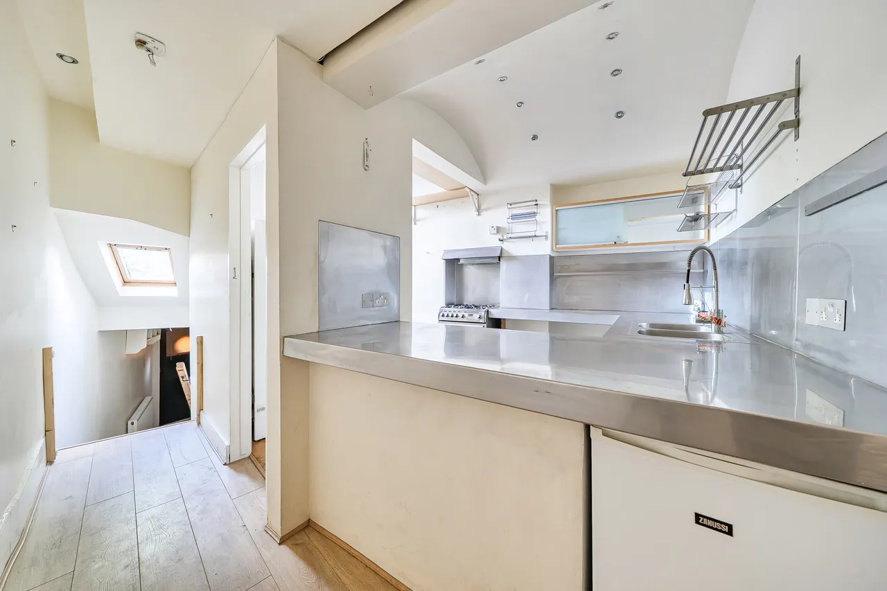 238a Blythe Road, London, photo 3