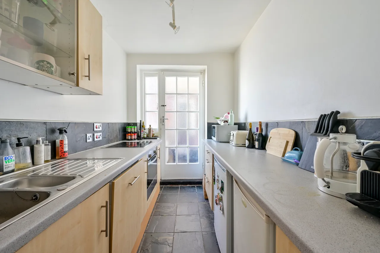 41 Millbrooke Court, Keswick Road, London, photo 4