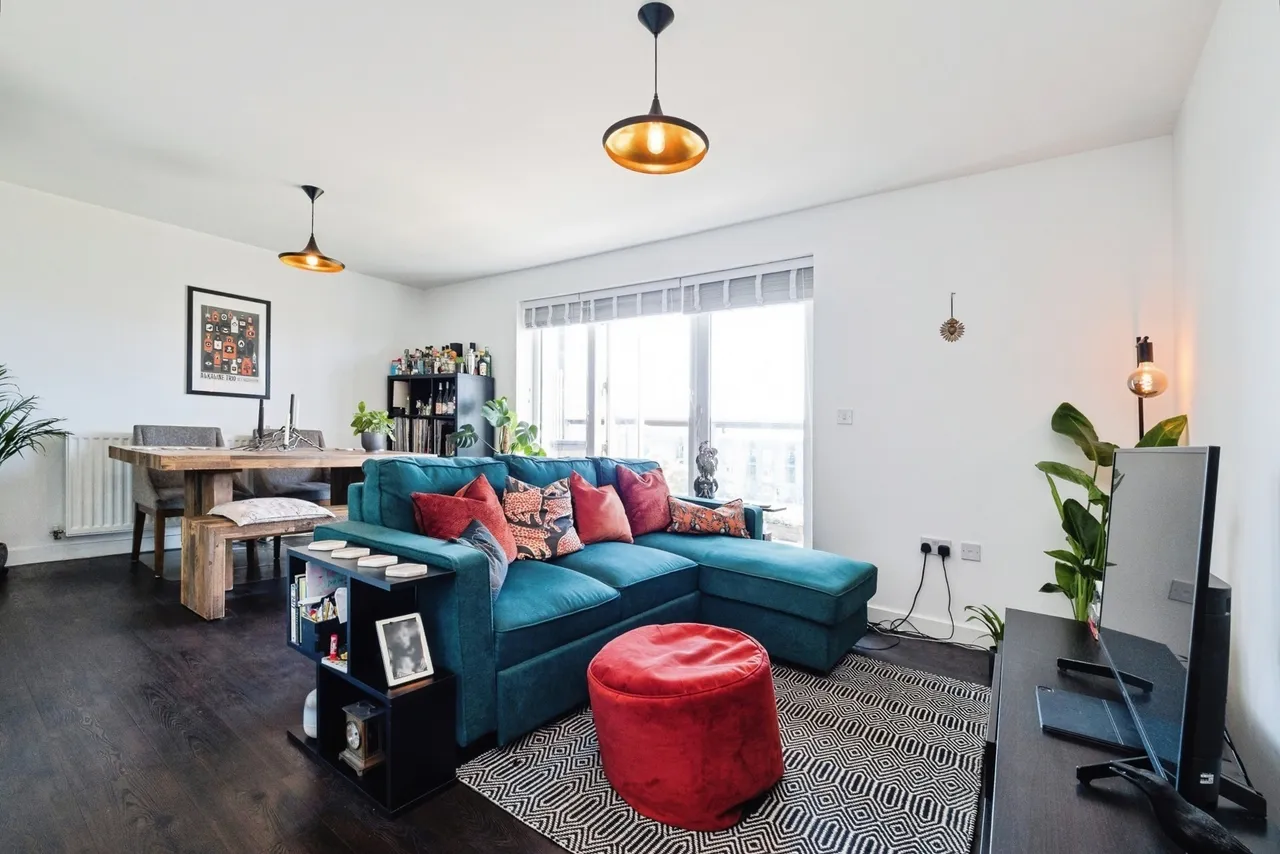 2 bed flat for sale — De Pass Gardens, BARKING, Essex, IG11