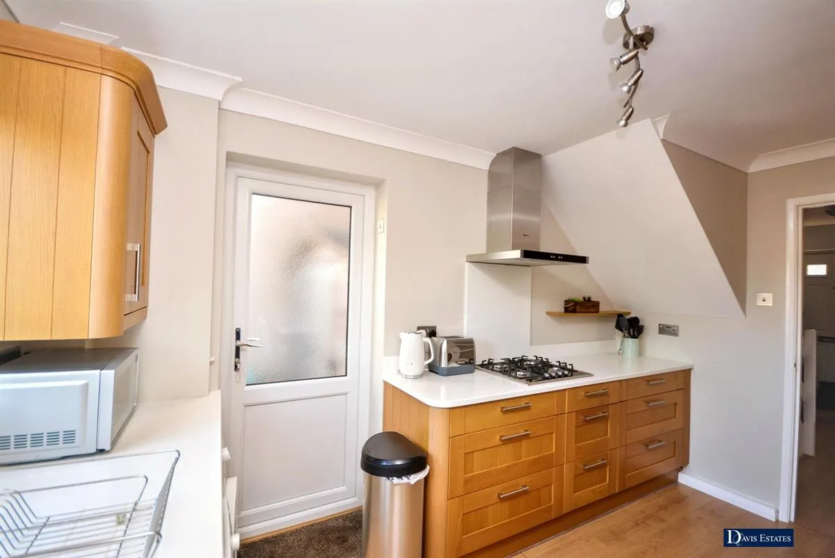 Carlton Road, Gidea Park, RM2, photo 7