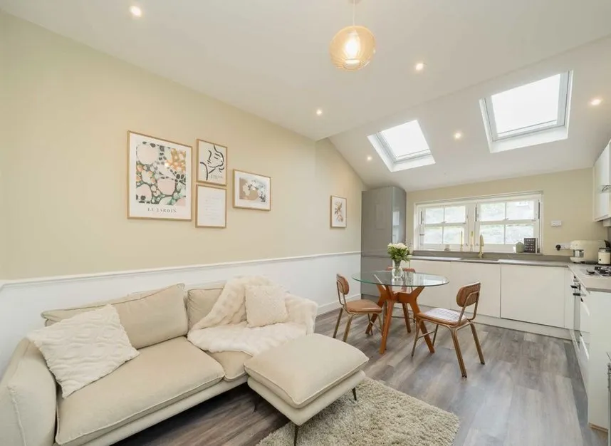 Ferme Park Road, Finsbury Park, N8, photo 2