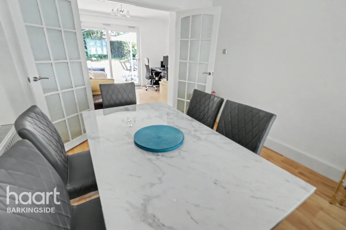 Basildon Avenue, Clayhall, IG5, photo 7