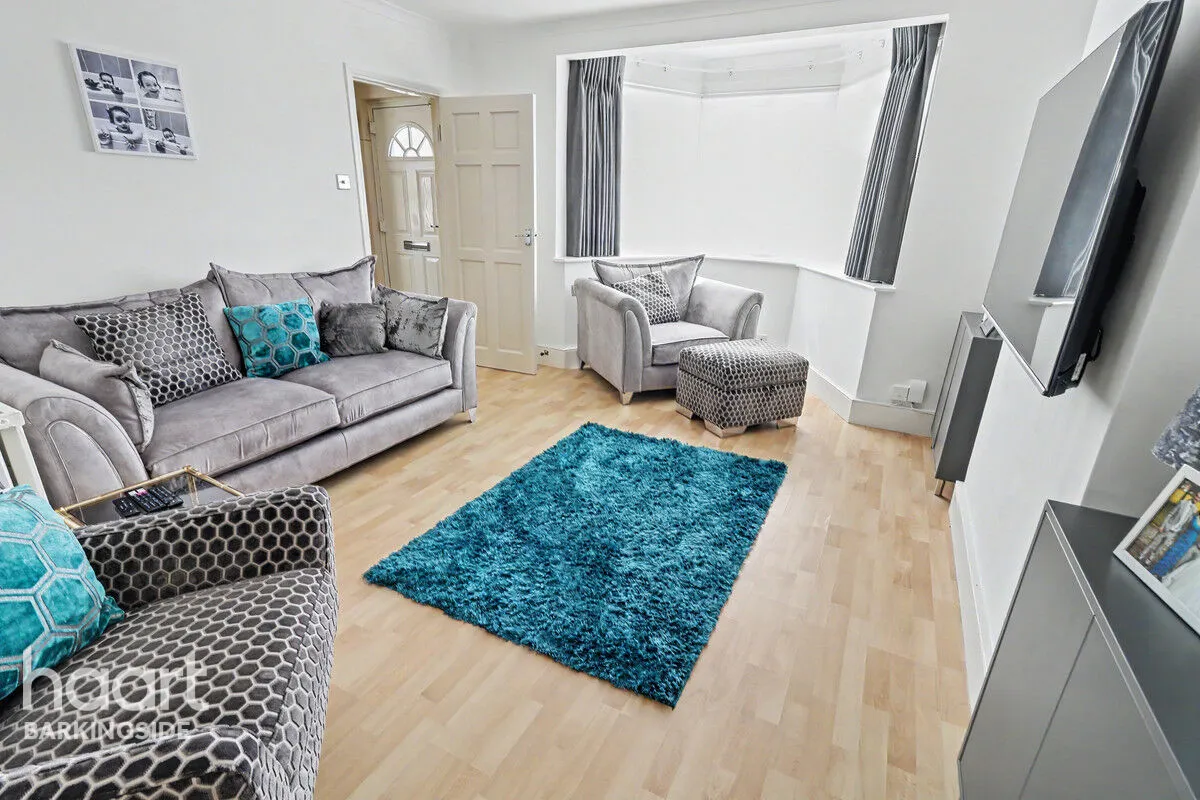 Basildon Avenue, Clayhall, IG5, photo 4