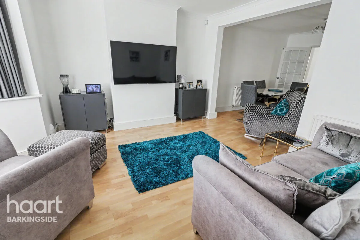 Basildon Avenue, Clayhall, IG5, photo 5