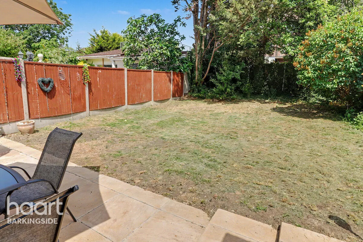 Basildon Avenue, Clayhall, IG5, photo 21