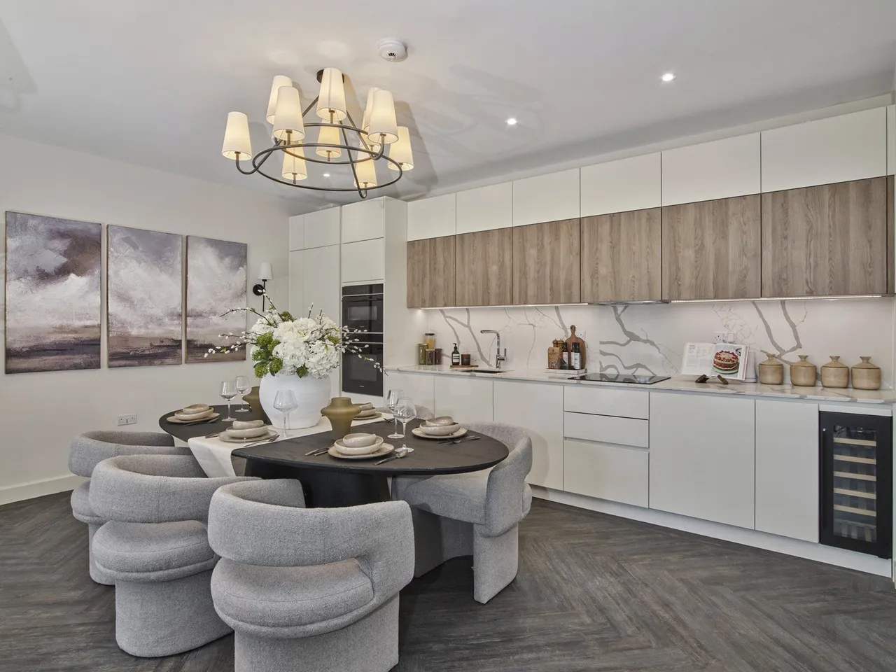 2 bed flat for sale, St. George's Gardens, London, SW17