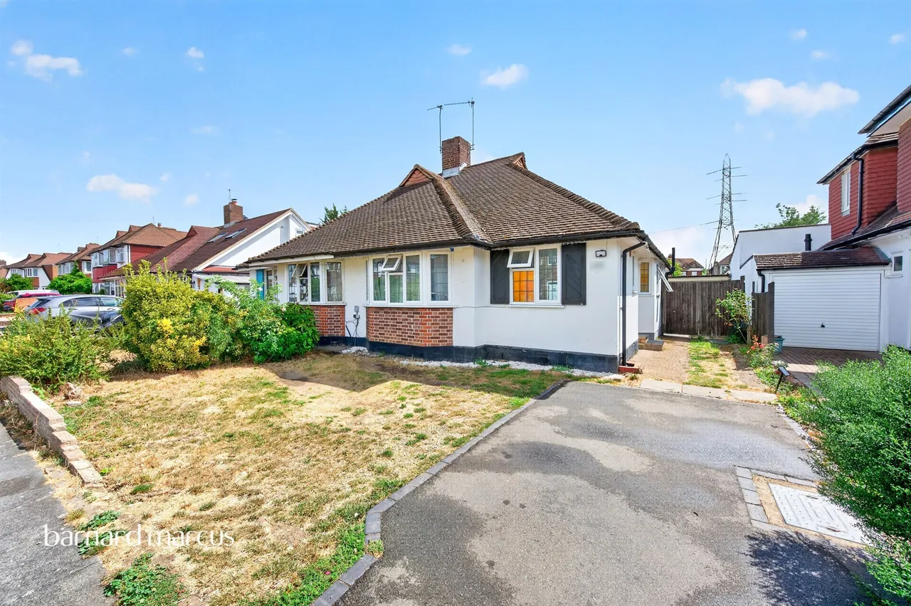 2 bed house for sale — Lawrence Avenue, New Malden