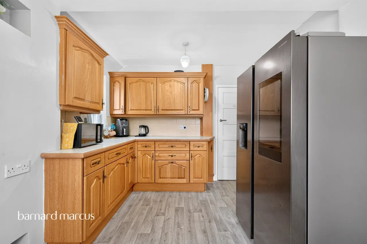 Lawrence Avenue, New Malden, photo 5